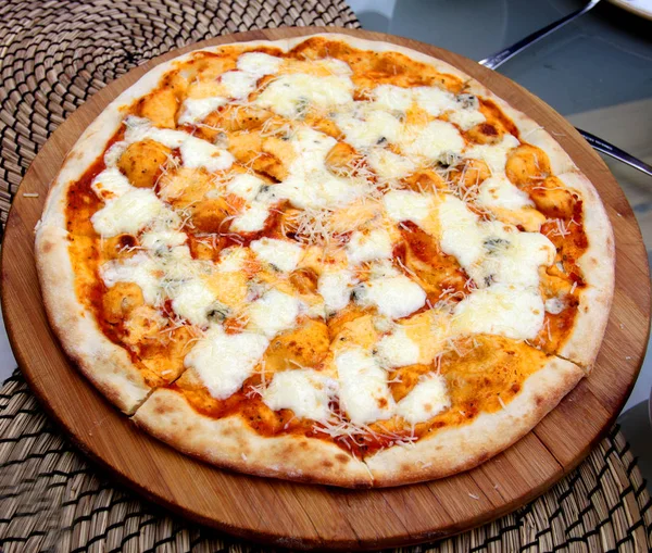 Foto Uma Macro Pizza Com Queijo Restaurante — Fotografia de Stock