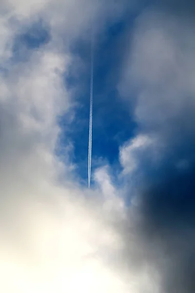 Foto Sfondo Luminoso Bianco Grandi Nuvole Sul Cielo Blu — Foto Stock