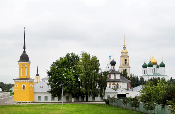 Foto Paisaje Verano Con Antiguas Catedrales Torres Rusia — Foto de Stock