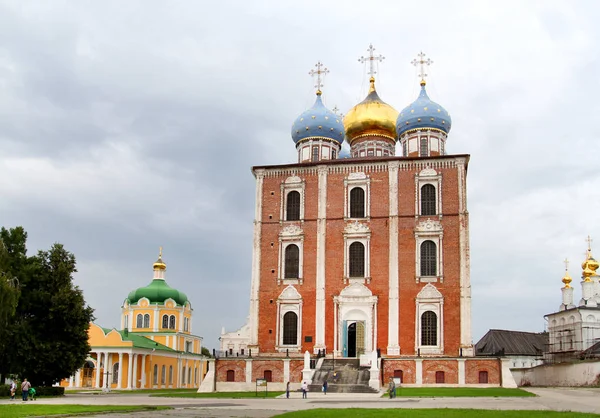 Foto Brilhante Templo Cristão Antigo Kremlin — Fotografia de Stock