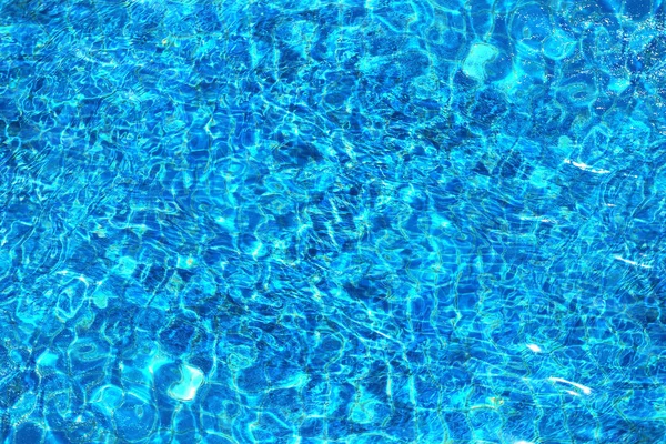 Foto Uma Macro Borbulhando Azul Clara Água Mar Super — Fotografia de Stock