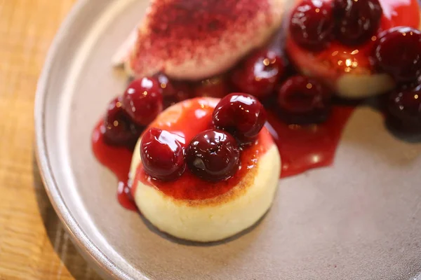 Macro Photo Delicious Bright Cheese Cakes Cherry Jam Sour Cream — Stock Photo, Image