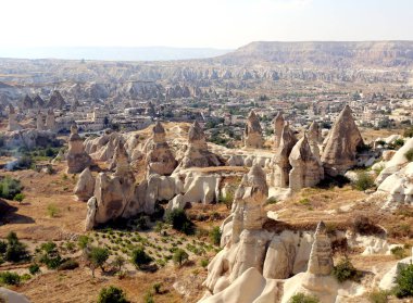 Güzel manzara sayısı Türkiye'de Kapadokya'nın Dağları üzerinde güneşli bir öğleden sonra sonbahar fotoğrafı