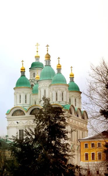 Православный Успенский Собор Астрахани Зимой — стоковое фото