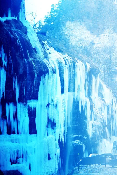 Foto Naturaleza Brillante Cascadas Congeladas Invierno Las Montañas — Foto de Stock