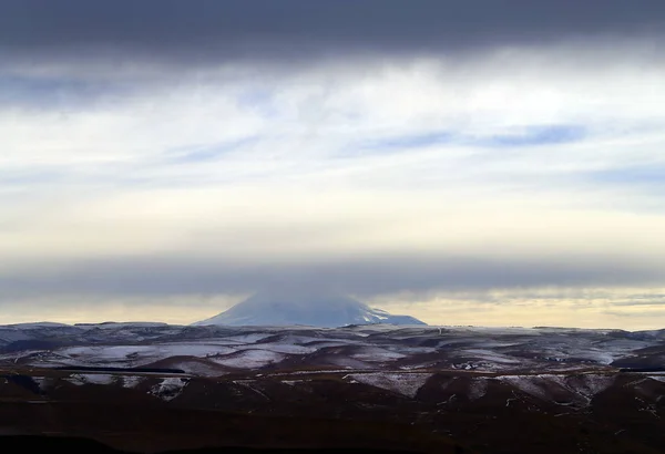Zdjęcie Oraz Piękny Krajobraz Śnieżny Niebieski Elbrus Oddali Kaukazie Północnym — Zdjęcie stockowe