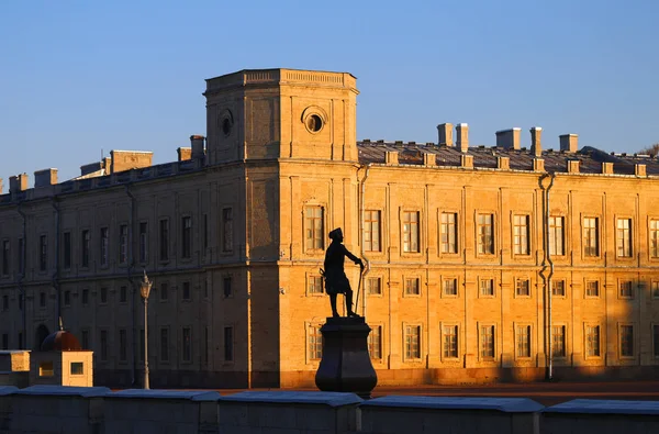 Beautiful ancient castle of Paul in Gatchina in the spring — Stock Photo, Image