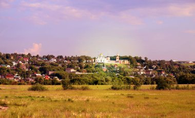Tapınaklar ile bir yaz manzara güzel parlak fotoğraf