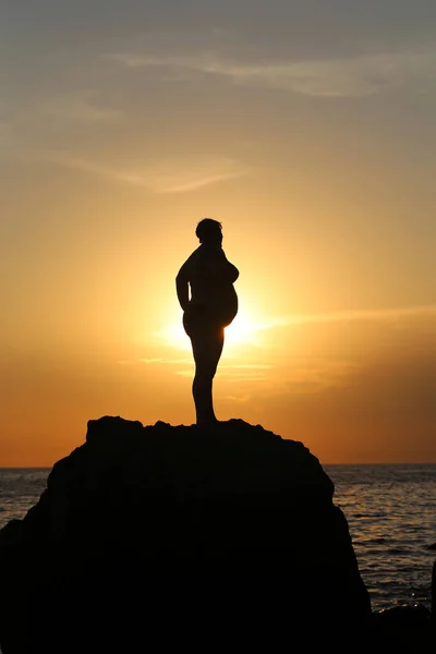 Photo Beautiful Silhouette Man Sunset Sea — Stock Photo, Image