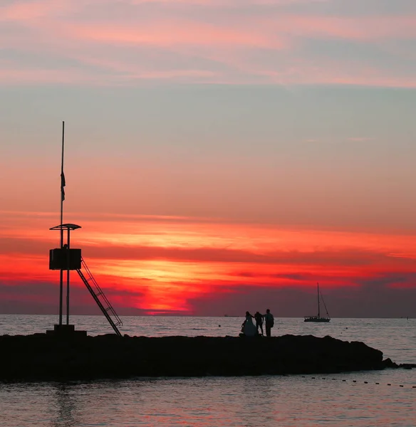 夕日の美しい海の風景の写真 海でのサイトや観光休暇のための写真 — ストック写真