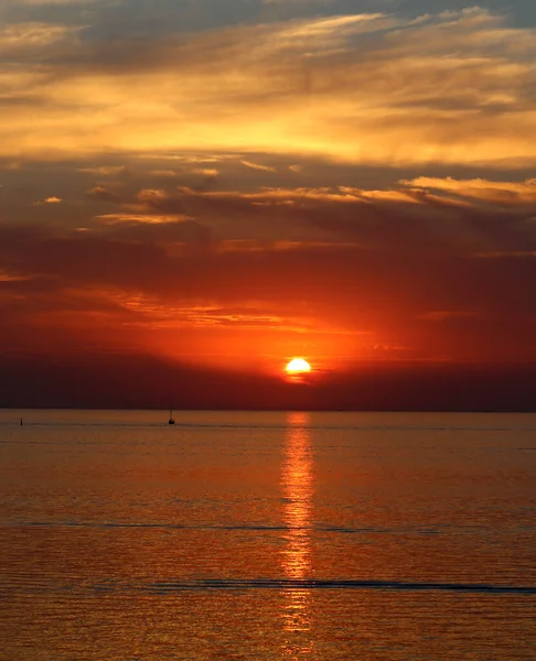 Schöne Aufnahme Der Meereslandschaft Abend Bei Sonnenuntergang — Stockfoto