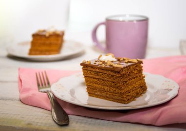 Fındık ile taze Çikolata kremalı pasta
