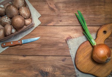 Taze Kral petrol rustik arka plan üzerinde