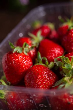 Taze bahar çilek, çiftlikten organik çilek