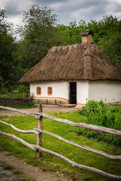 Maison Ancienne Dans Village Campagne Ukrainien Traditionnel — Photo