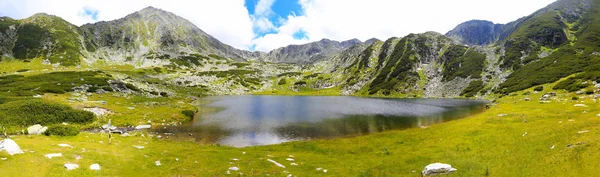 Panorama Montañoso Con Picos Lago Glacial Montañas Cárpatas —  Fotos de Stock