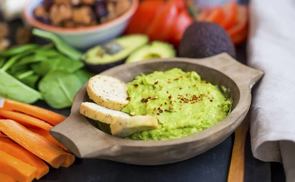 Färsk Guacamole Träskål Hälsosam Mexikansk Maträtt Med Avokado — Stockfoto