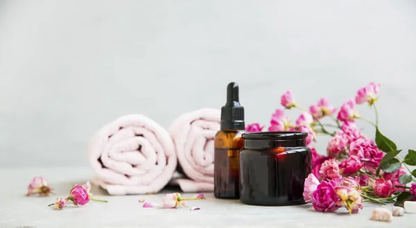 Spa Still Life Setting Candle Essential Oil Roses Towels Spa — Stock Photo, Image