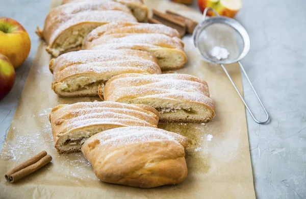 Pastelería Strudel Manzana Pastelería Casera Con Manzanas Canela Postre Manzana —  Fotos de Stock