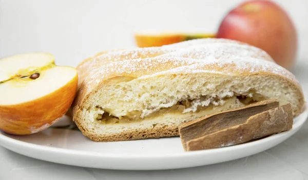 Apple Strudel Closeup Pastry Homemade Pastry Apples Cinnamon Sweet Tasty — Stock Photo, Image