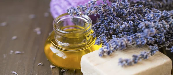 Lavendel Spa Olja Inställning Spa Och Massage Olja Stilleben Lavendel — Stockfoto