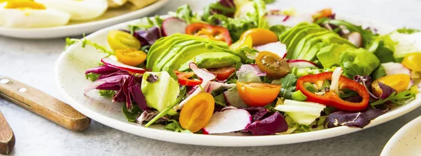 Salada de legumes frescos Imagens De Bancos De Imagens Sem Royalties