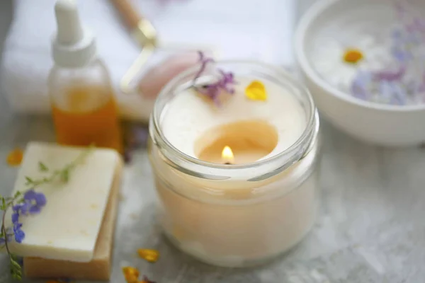 Scented spa candle setting composition, selective focus — Stock Photo, Image