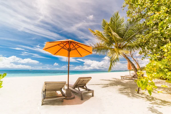 Geweldig Strand Ontspannend Stoelen Het Zandstrand Buurt Van Zee Zomer — Stockfoto