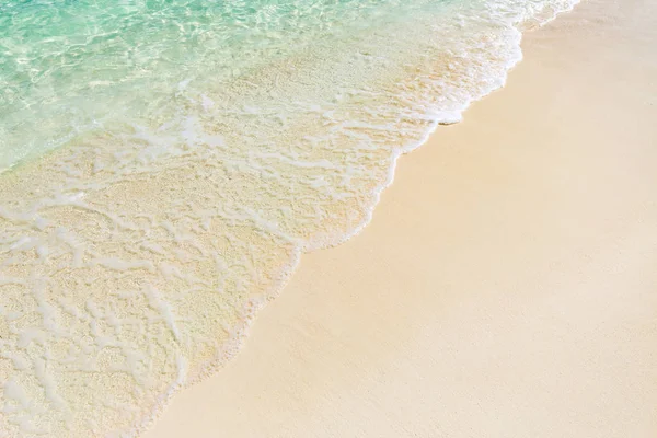 Tropikal Plaj Kum Rahatlatıcı Yumuşak Dalgalar Closeup Plaj Lham Verici — Stok fotoğraf