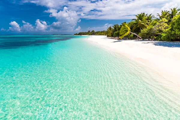 Tropischer Strandhintergrund Als Sommerlandschaft Mit Strandschaukel Oder Hängematte Und Weißem — Stockfoto