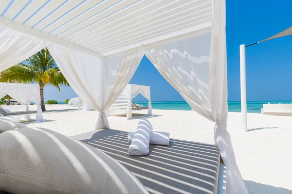 Confortável Dossel Lounge Praia Vip Design Turismo Para Férias Verão — Fotografia de Stock