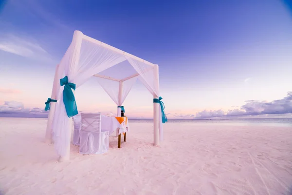 Cena Romantica Sulla Spiaggia Tramonto Resort Lusso Con Paesaggio Balneare — Foto Stock