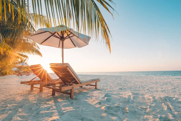 Prachtig Strand Stoelen Het Zandstrand Bij Zee Zomervakantie Vakantie Concept — Stockfoto