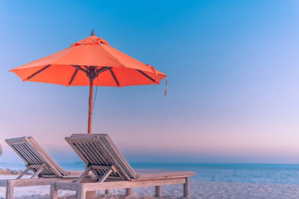 Bellissimo Paradiso Isola Spiaggia Paesaggio Resort Lusso Con Sedie Ombrellone — Foto Stock