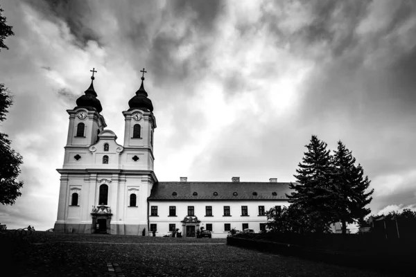 Tihany Maďarsko Dramatický Pohled Benediktinský Klášter Tihany Tihany Abbey Při — Stock fotografie