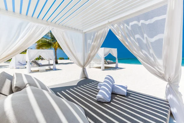 Confortável Dossel Lounge Praia Vip Design Turismo Para Férias Verão — Fotografia de Stock