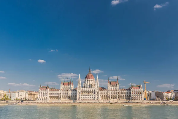 Budapest Paisaje Urbano Con Edificio Del Parlamento Húngaro Río Danubio —  Fotos de Stock