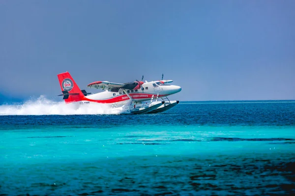 2019 Atolón Ari Maldivas Escena Exótica Con Hidroavión Trans Maldivas —  Fotos de Stock