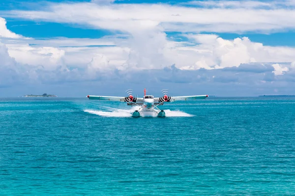 Ari Atoll Malediwy Egzotyczna Scena Wodnosamolotem Trans Maldivian Airways Malediwach — Zdjęcie stockowe