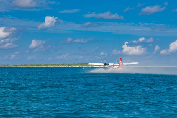 2018 Ari Atoll Maledivy Exotická Scéna Hydroplánem Pobřeží Malediv Vodní — Stock fotografie