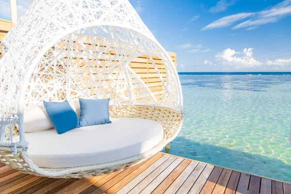 Tropischer Strandhintergrund Als Sommerlandschaft Mit Strandschaukel Über Ruhigem Meer Blick — Stockfoto