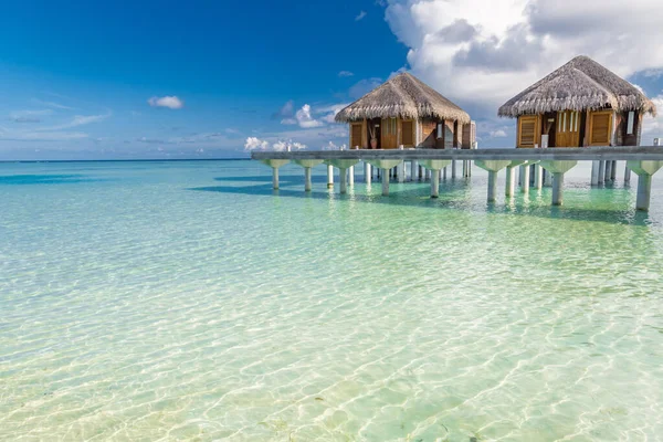 Niesamowity Krajobraz Turystyczny Plaży Malediwy Tropikalna Sceneria Luksusowa Willa Drewnianym — Zdjęcie stockowe