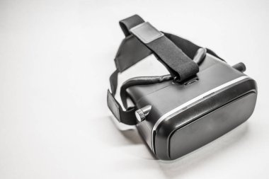 Sanal gerçeklik kulaklığı, sanal gerçeklik gözlükleri. VR kulaklık dizaynı genel ve logo yok. Geri ışık, seçici odak, kapat.