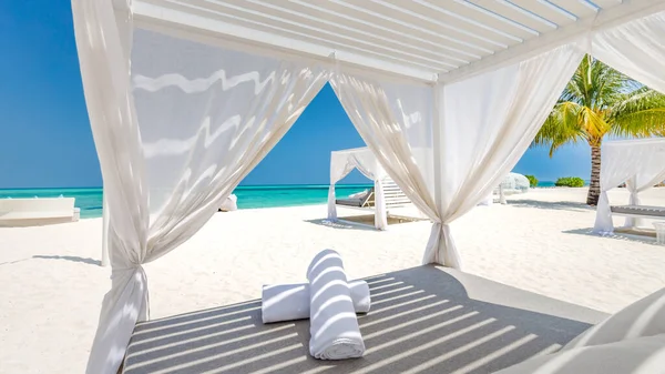 Incredibile Scena Spiaggia Tropicale Con Baldacchino Bianco Tenda Concetto Relax — Foto Stock