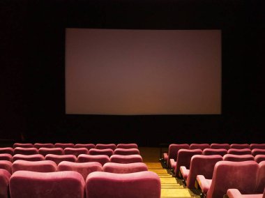 Jakarta, Endonezya - 13 Temmuz 2018: Sinemada Tangerang boş oditoryum.