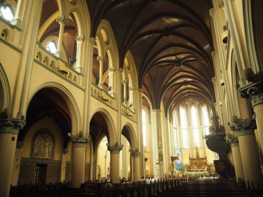 Jakarta, Endonezya - 2 Ağustos 2018: İç Saint Mary varsayım Katedrali.