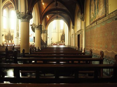 Jakarta, Endonezya - 2 Ağustos 2018: İç Saint Mary varsayım Katedrali.