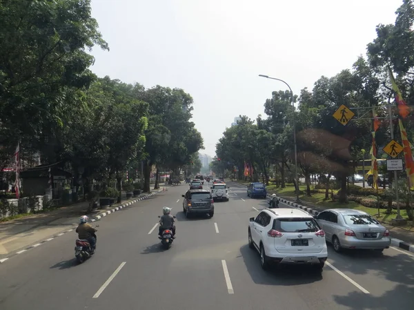 インドネシア ジャカルタ 2018年8月2日 ジャラン メルデカ セラタンの交通 — ストック写真