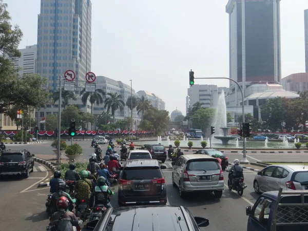 Dżakarta Indonezja Sierpnia 2018 Ruch Jalan Merdeka Selatan Około Bundaran — Zdjęcie stockowe