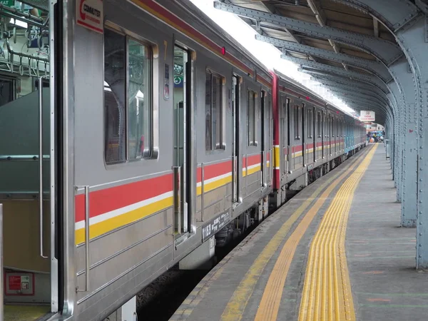 Jakarta Indonesien Augusti 2018 Linjen Pendeltåg Parkering Jakartakota Station — Stockfoto